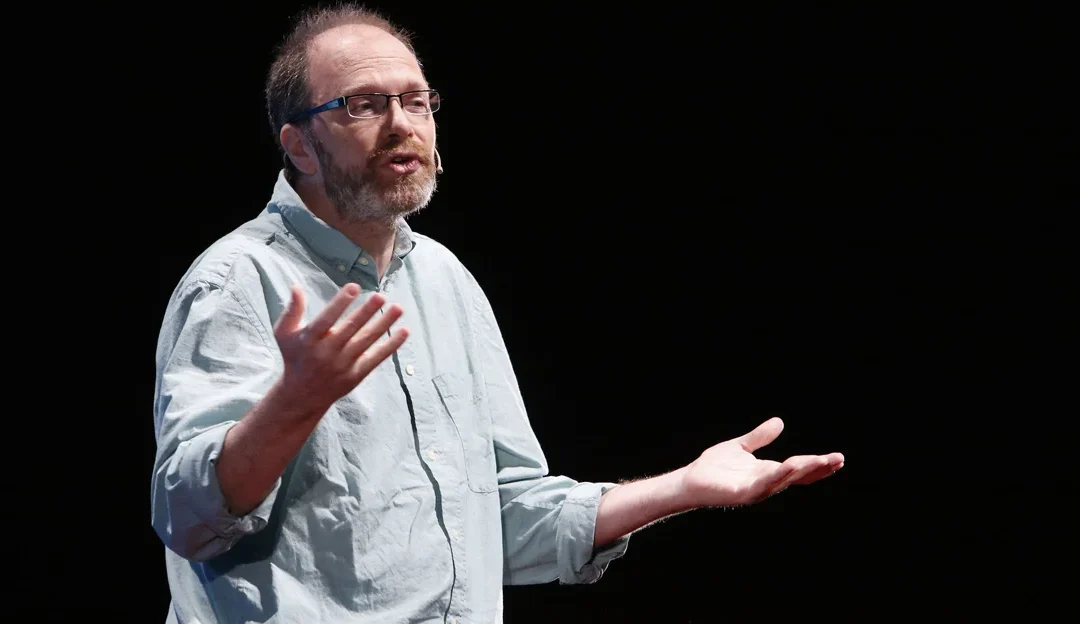 Biólogo advierte que imponer horarios como entrar al colegio a las 7:20 “es un absurdo” y daña la salud de los jóvenes