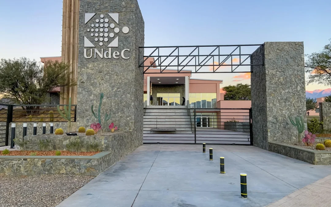 Escuela Municipal de Arte dicta talleres artísticos en el Colegio Sagrado Corazón de Jesús, en integración con la UNdeC