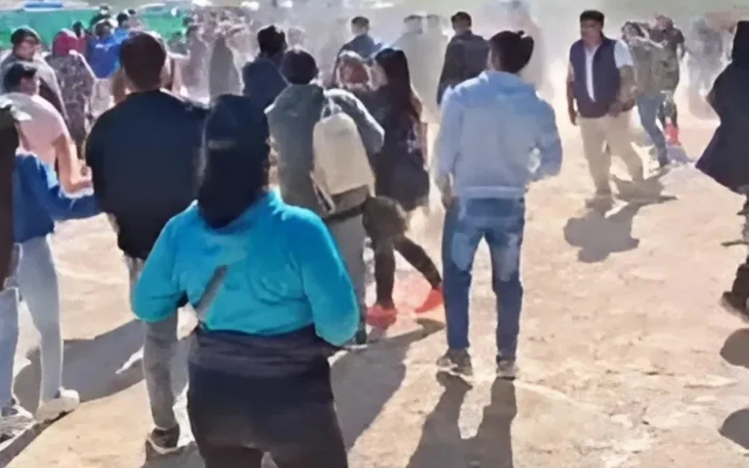 Un padre denunció que su hija menor de 17 años fue golpeada por adultos durante un campeonato de futbol femenino