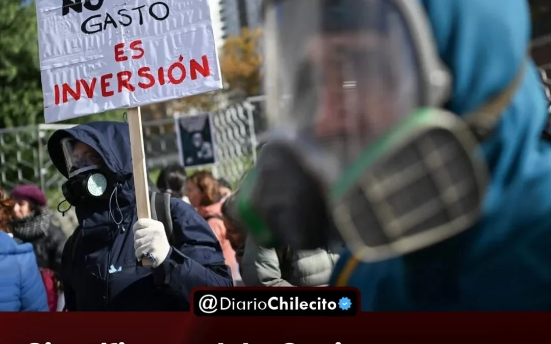 Científicos del Conicet montan vigilancia denunciando que el ajuste del Gobierno nacional ya paraliza los laboratorios y proyectos