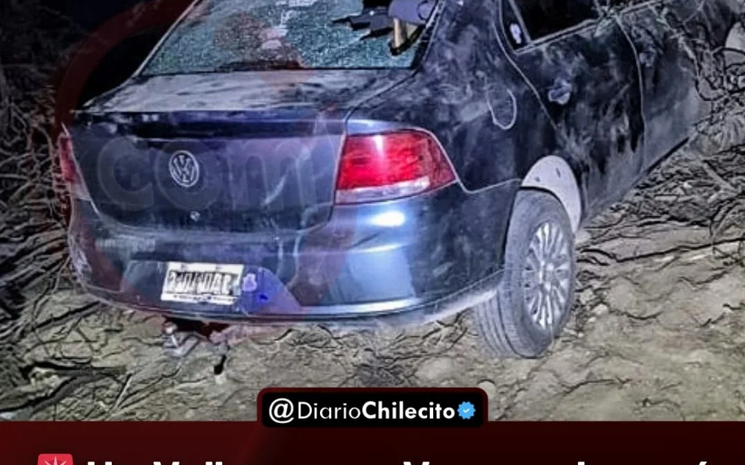 Volskwagen Voyage derrapó en la ruta de la producción y quedó abandonado incrustado en un alambrado en Malligasta