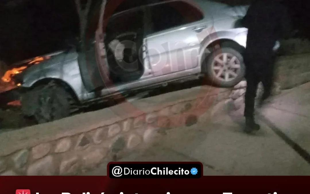 La Policía intervino en Famatina tras un siniestro vial en avenida San Pedro: Dos personas resultaron heridas y fueron asistidas
