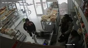 Asaltaron panadería de Mar del Plata con una escopeta: los delincuentes apuntaron a una niña durante el robo