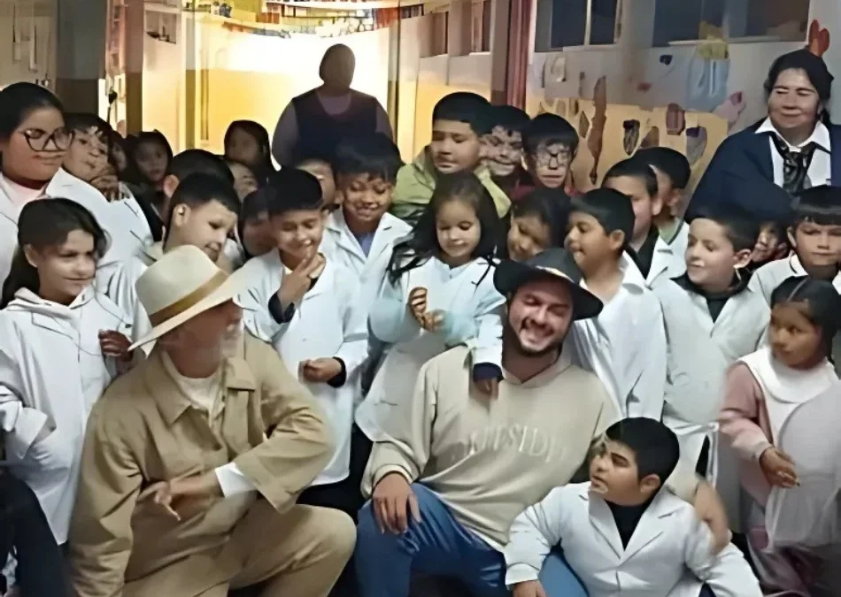 «Pedro y sus poderes» el cuento del escritor chileciteño que gira por escuelas promoviendo la creatividad