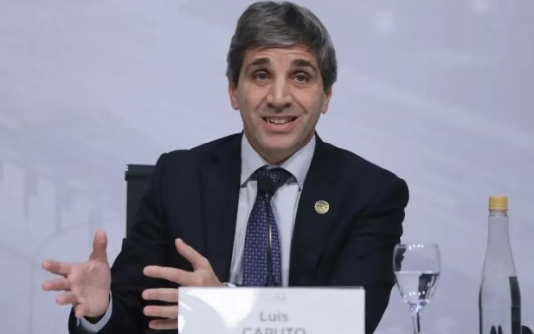 Caputo: «Hay una necesidad de la oposición de desestabilizar al presidente Milei»
