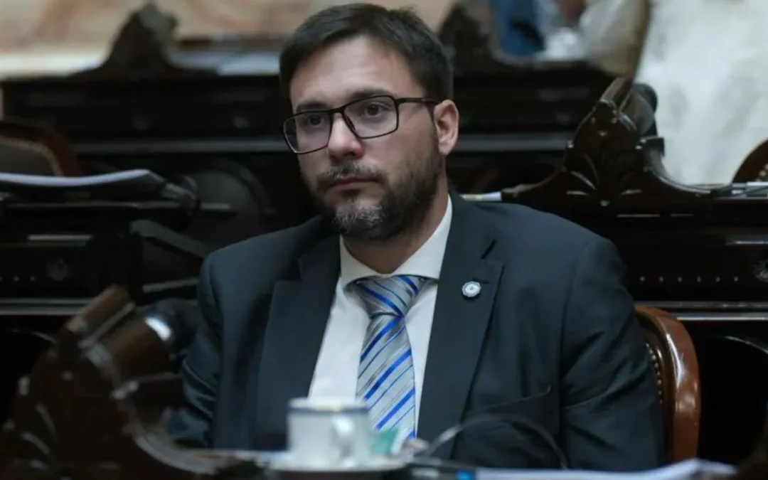 Diputado pidió al jefe de Gabinete que cumpla con lo que marca la Ley y recordó que la Constitución permite citarlo, pedir explicaciones y removerlo