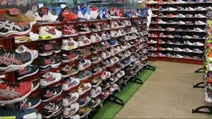 Comerciante de zapatería acusó la difícil situación que atraviesa el rubro con una caída del 40% en ventas