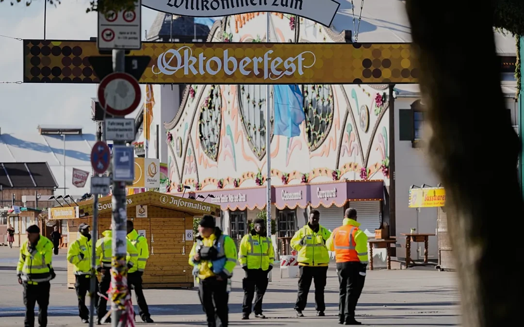 La policía cierra el Oktoberfest en Múnich por amenaza de bomba, tras un incendio mortal en una casa del norte de la ciudad