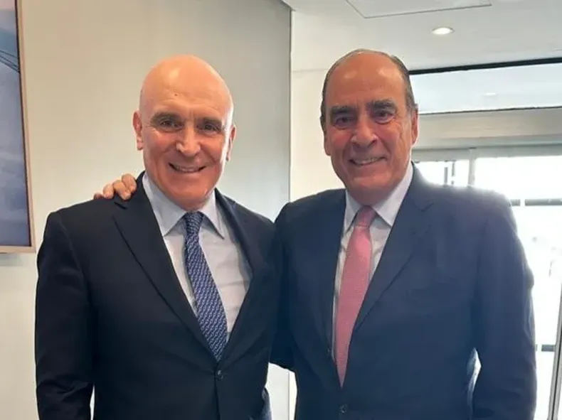 El jefe de gabinete aseguró que el presidente Milei aún «tiene confianza en Espert», y defendió la renuncia a su banca en diputados