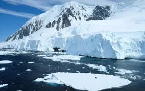 Estudio revela que la Antártida muestra patrones de deshielo similares a Groenlandia, lo que podría acelerar el aumento del nivel del mar