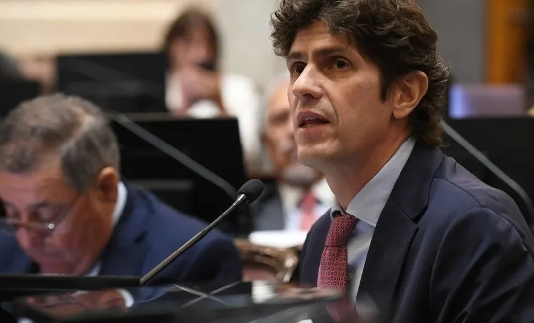 Lousteau insistió en que el Gobierno nacional «tiene que corregir el rumbo», asegurando que «la gente la está pasando mal»