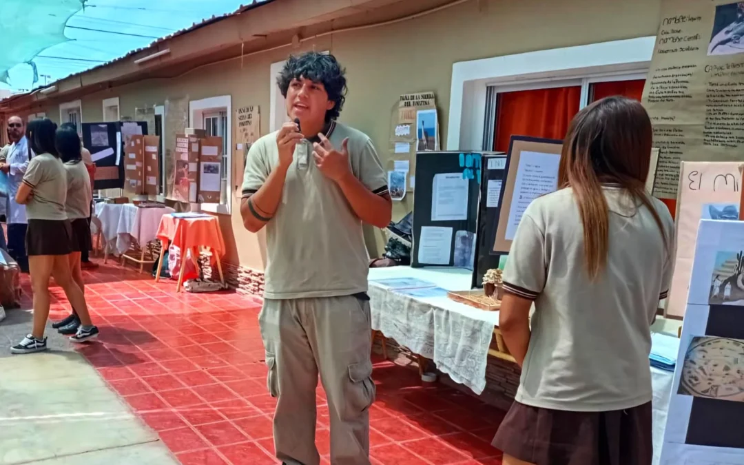 Alumnos de la Escuela Mistral presentaron sus trabajos finales sobre turismo regional y patrimonio cultural local