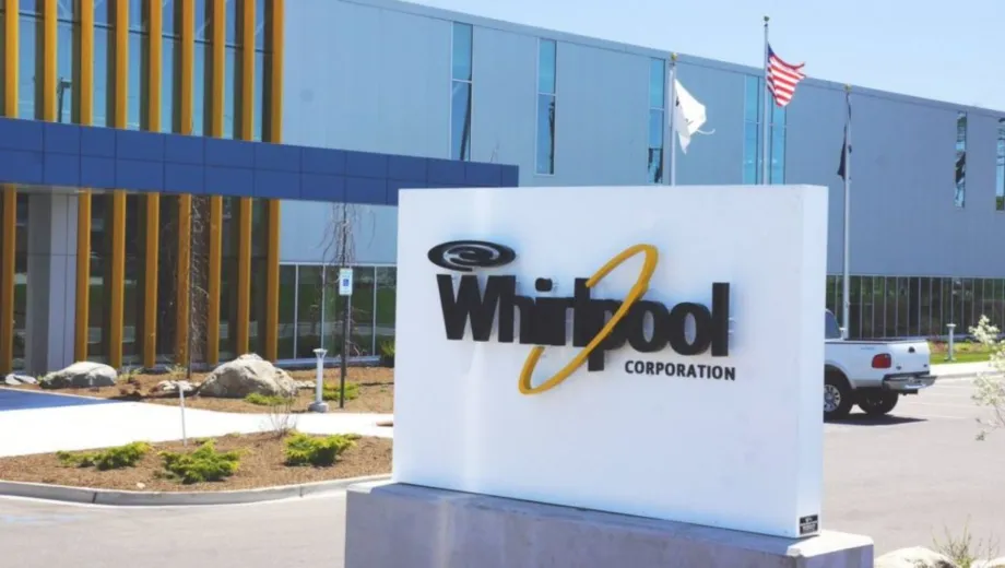 Whirlpool despidió a 250 operarios en su planta de Pilar: denunciaron un cierre masivo inesperado de la línea de producción