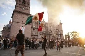 México: manifestantes irrumpieron al Palacio de Gobierno de Morelia en protesta por el asesinato del alcalde