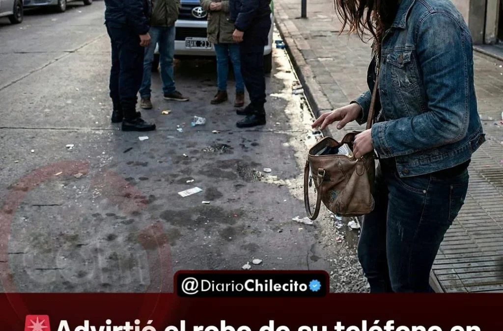 Advirtió el robo de su teléfono en un evento bailable, marcó sospechosos y la Policía encontró dos celulares y detuvo a ambos.
