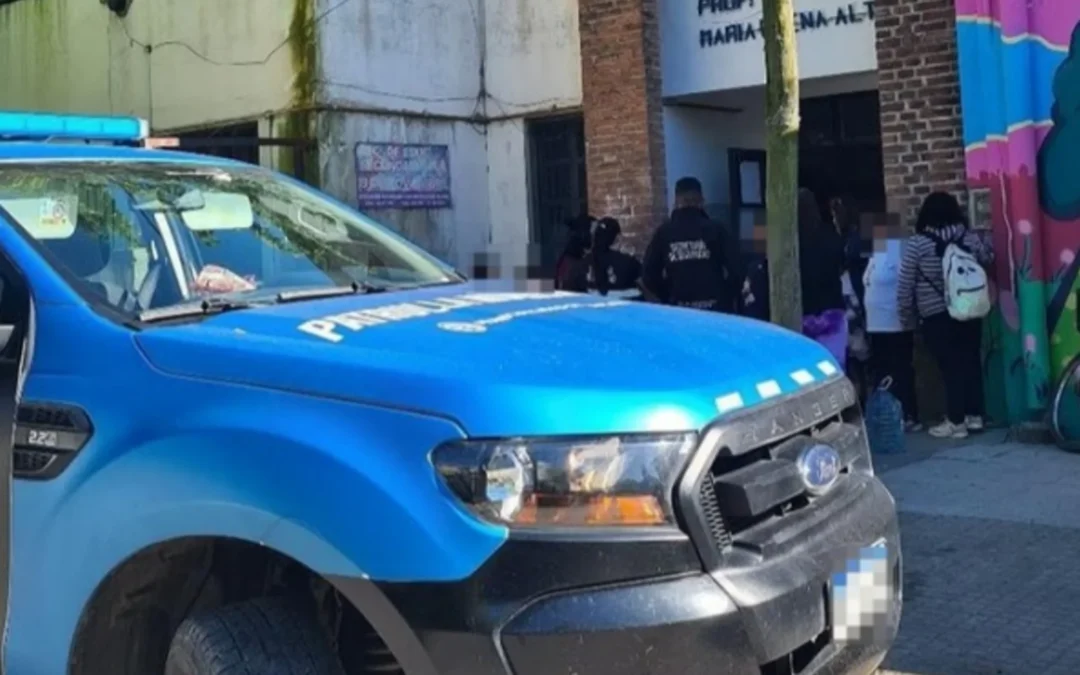 Lanus, Buenos Aires: Un grupo de padres agredió a docentes de un colegio. Los golpearon y hasta arrojaron agua caliente