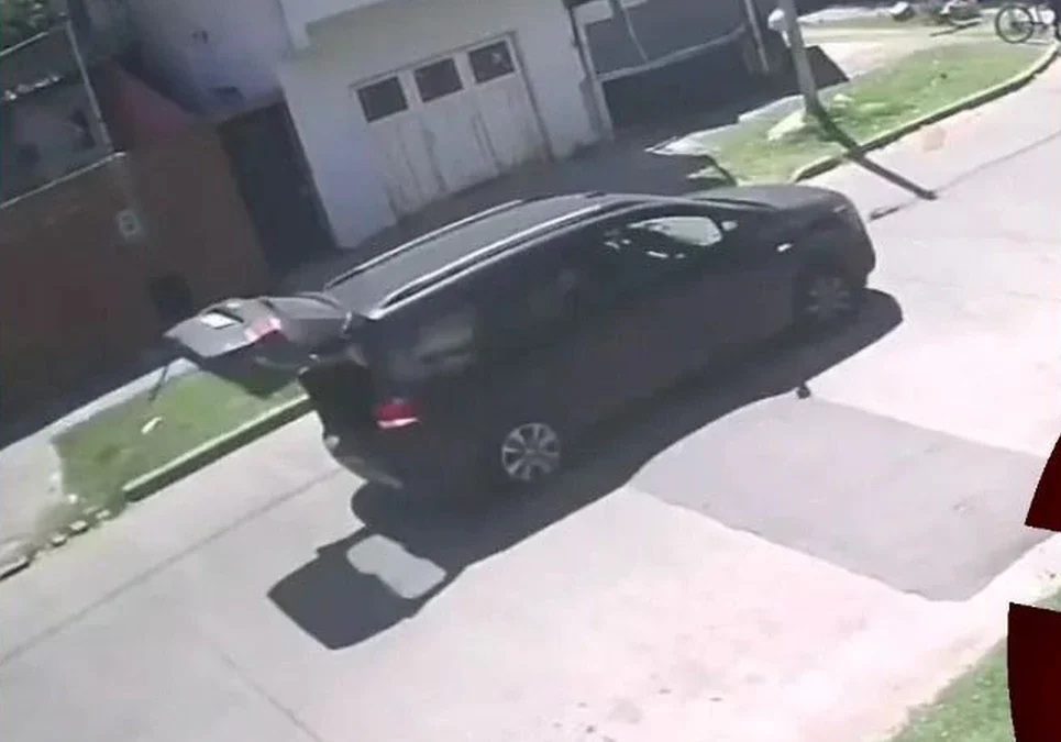 Buenos Aires: Menores robaron una camioneta, metieron a la dueña en el baúl y la liberaron a las 20 cuadras.