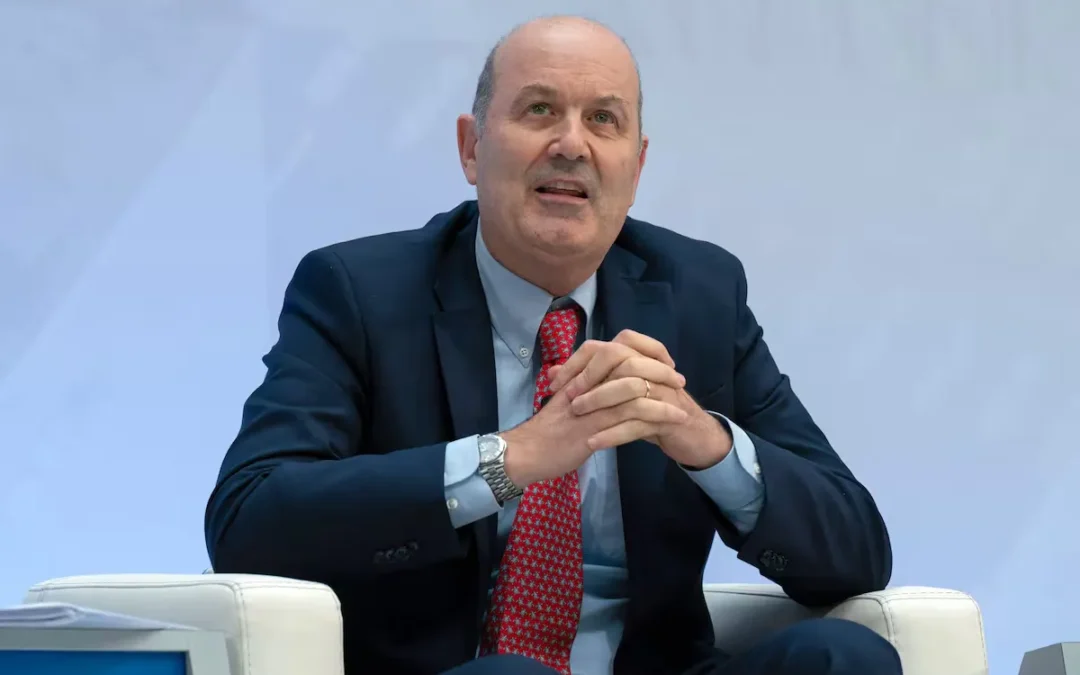 Sturzenegger defendió su reforma laboral: «tenemos leyes de hace 50 años en un mundo que cambió totalmente», y dijo que «el trabajador lo pide»