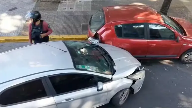 Buenos Aires: Manejaba con 2,4 grados de alcohol en sangre y terminó chocando a cuatro autos estacionados y el frente de una casa