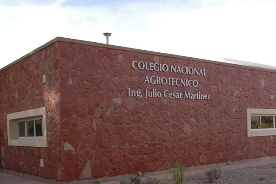 Alumnos del CoNAg, cargados de emoción, realizaron el último acto previo a su egreso