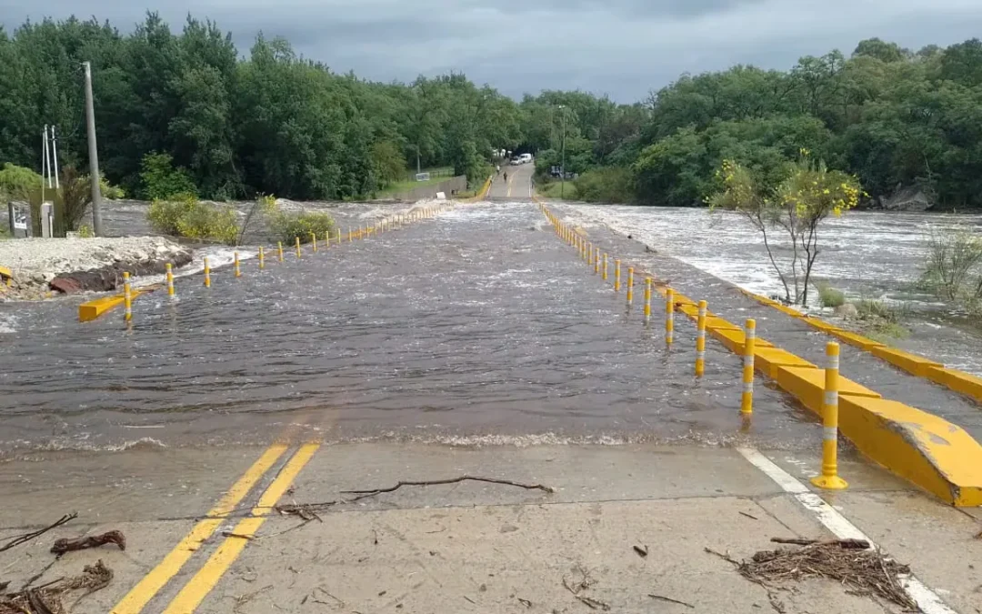Las fuertes y repentinas lluvias en córdoba generaron peligrosas crecientes en los ríos
