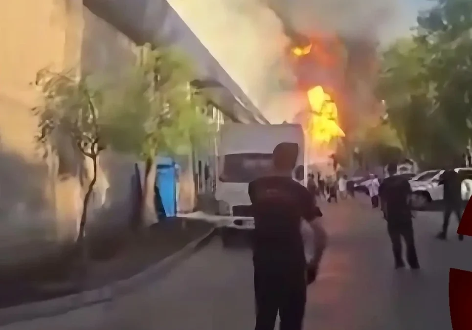 Chile: explosión luego del vuelco de un camión transportador de gas deja cuatro muertos y varios heridos.