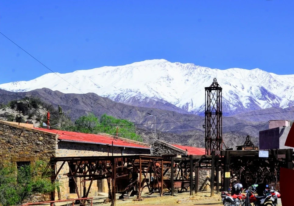 Teatro site-specific en la Estación 2: una experiencia inmersiva en 360 sobre la historia de los obreros del Cable Carril.