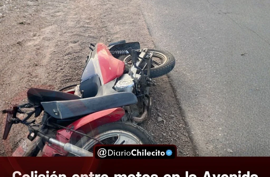 Colisión entre motos en la Avenida Mario Desio de la Vega deja a un septuagenario con fractura y a un joven de 18 años bajo observación.