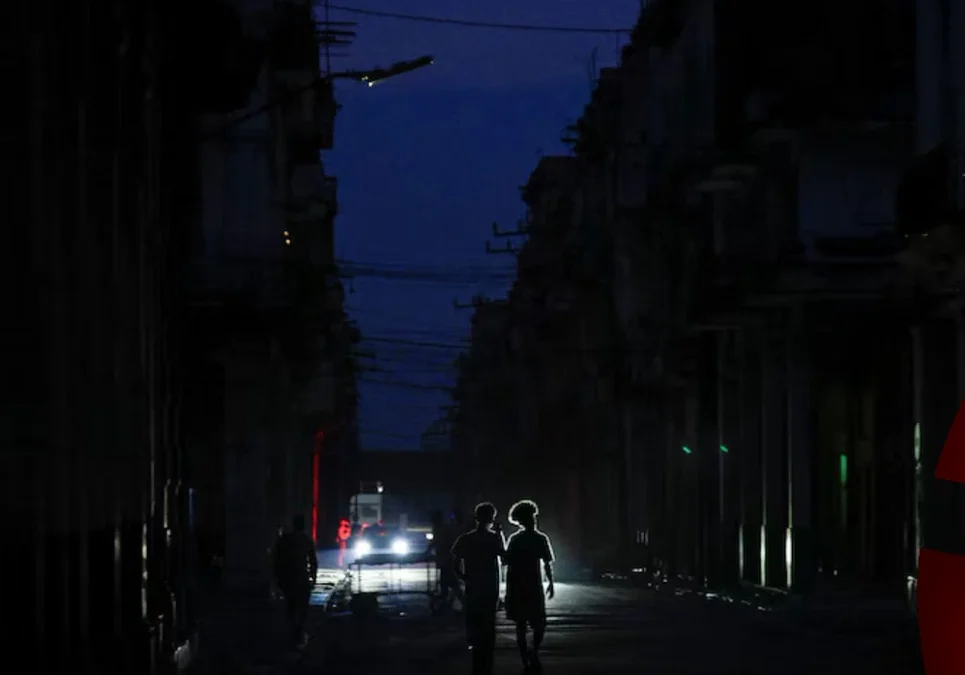 Crisis energética en Cuba: los cortes de luz masivos provocaron protestas y pérdidas totales de alimentos en los hogares.
