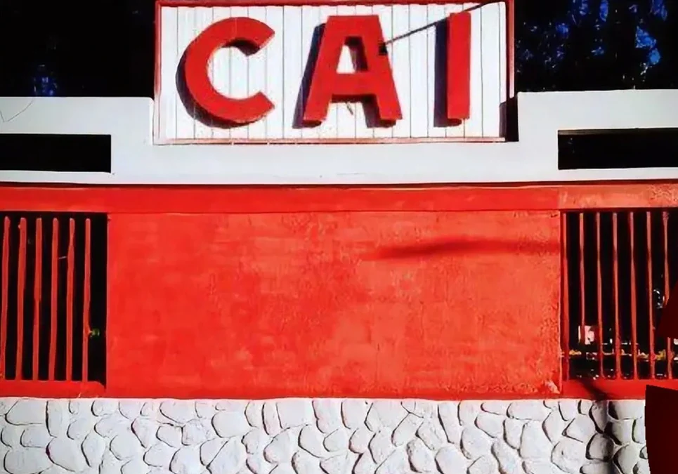 El Club Independiente refuerza su perfil social con escuelas de vóley, handball y fútbol a cargo de profesionales.