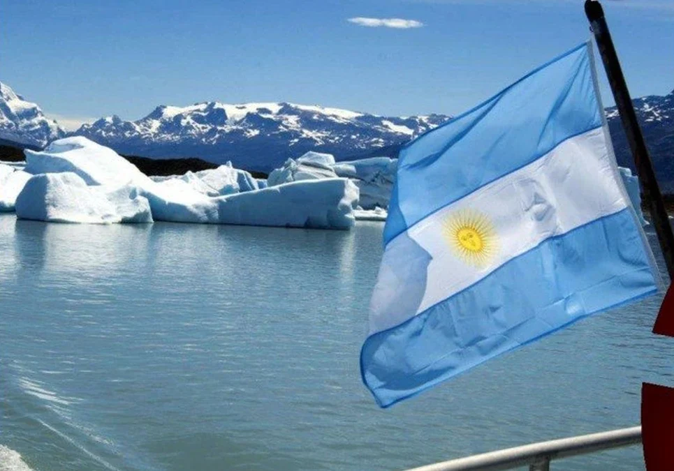 El Nobel de la Paz Adolfo Pérez Esquivel advirtió sobre el ingreso de empresas extranjeras por la Ley de Glaciares.