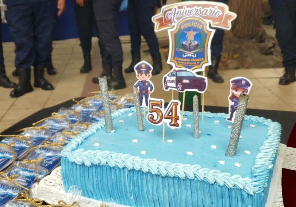 En acto por el 54 aniversario de la Comisaría Primera, el comisario destacó la importancia cada una de las divisiones que la componen.