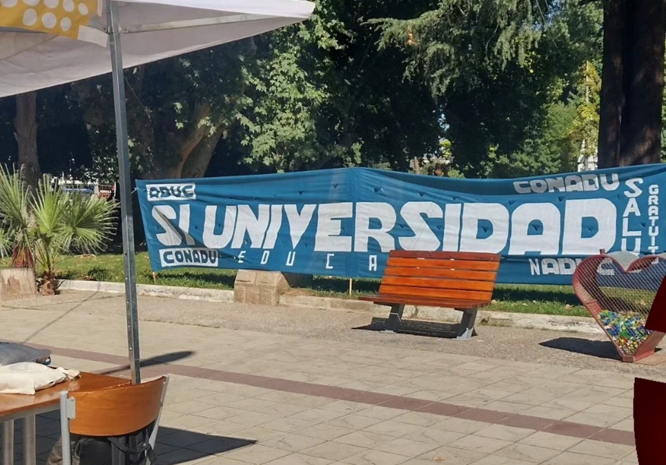 En el marco del paro universitario, realizarán una proyección documental y debate abierto a la comunidad.