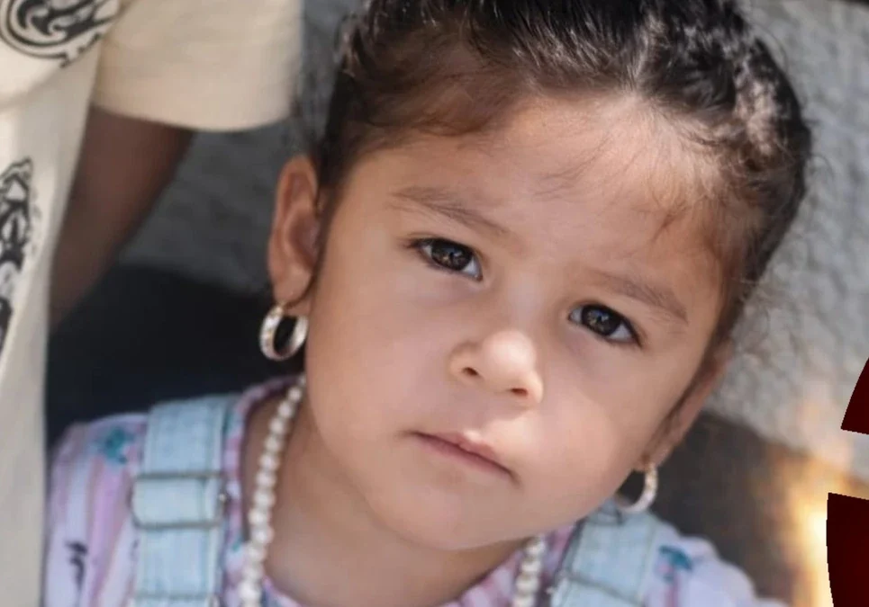 Encuentran a Esmeralda en un descampado de Cosquín tras casi un día de búsqueda intensa