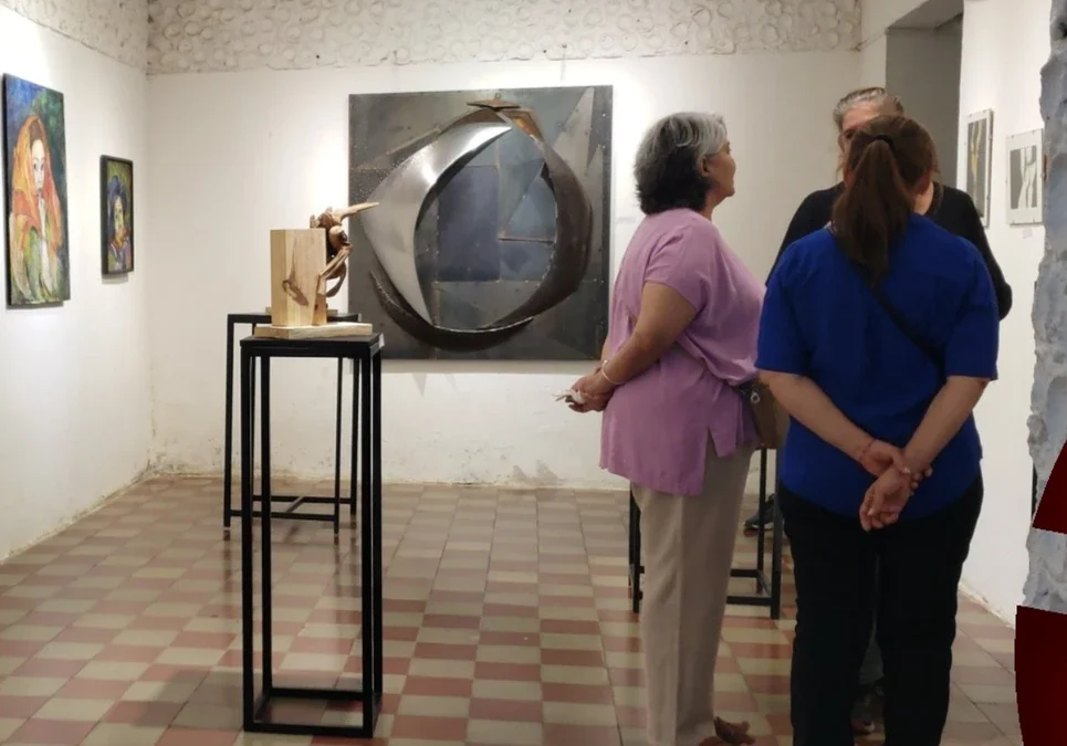Este jueves inauguró la primera Muestra Colectiva de Artes Visuales en el salón Alfio Grifasi. Exponen docentes y artistas invitados.