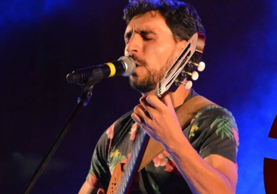 Hernán Robles presenta su concierto de rock nacional y música latina este viernes en Ágora.