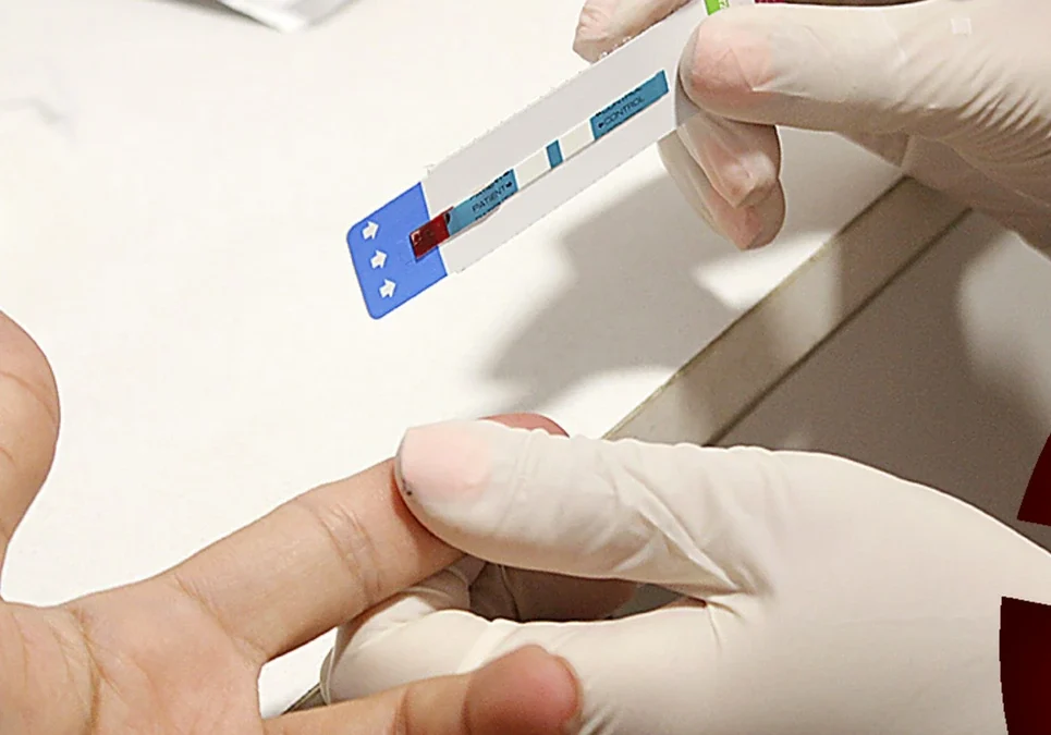 Salud municipal de Chilecito refuerza testeos de VIH y proyecta intervenciones en instituciones educativas locales.