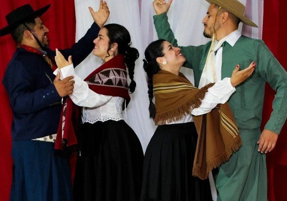 Con clases abiertas y distinciones a artistas locales, finalizó la cuarta edición del proyecto Universo Danza.