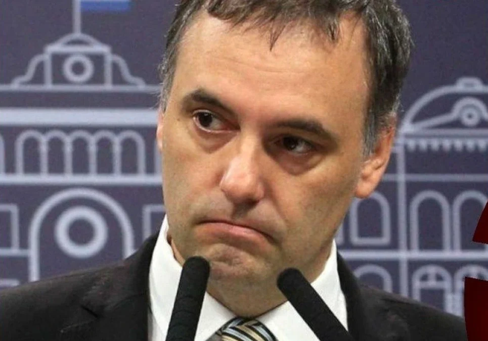 El fiscal Pollicita ordenó investigar los viajes al exterior y la compra de un inmueble de Manuel Adorni.