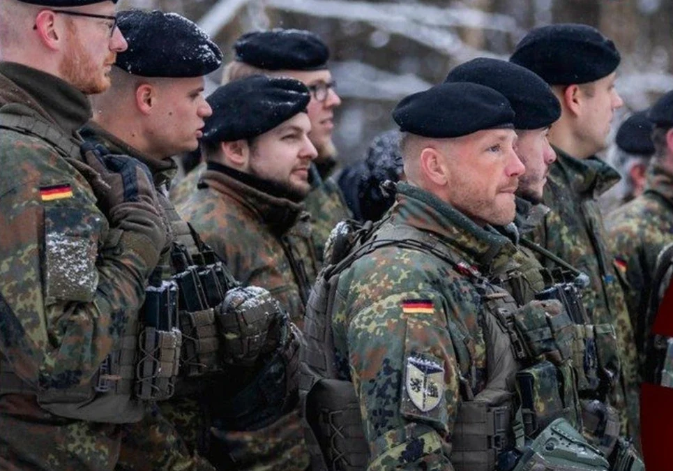 El Gobierno alemán busca aumentar el número de soldados obligando a pedir permiso militar para trabajar o estudiar fuera del país.