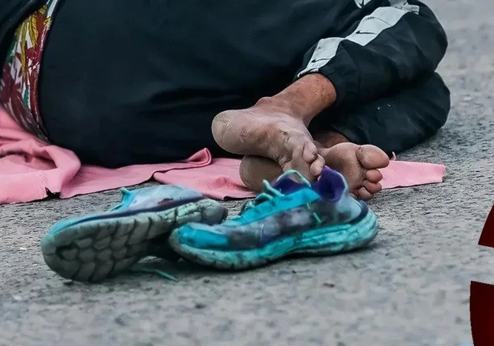 El Ministerio de Capital Humano reportó que el 53% de quienes viven en la calle posee empleo o ingresos.