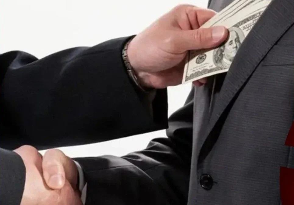 Escándalo en PAMI: Denuncian sobreprecios y una red de corrupción política en la atención de jubilados.