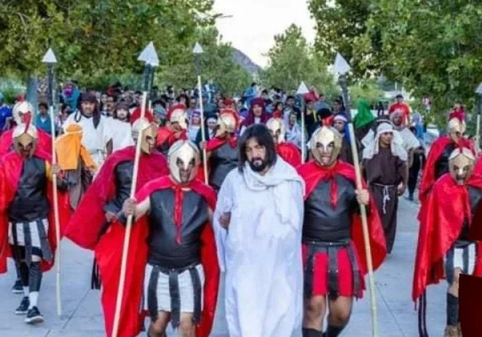 Invitan a la comunidad a presenciar la caracterización del Vía Crucis este jueves a las 18hs en Plaza de Cultura, con más de 80 personas en escena.