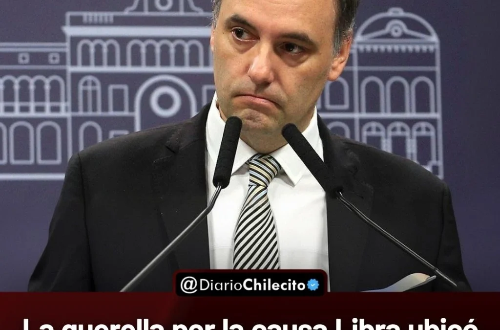 La querella por la causa Libra ubicó a Manuel Adorni en el Tech Forum y lo señaló como “legitimador” en un esquema bajo investigación.