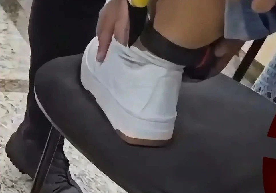 Le quitaron la tobillera electrónica a Agustina Páez, acusada de rasismo en Brasil y podrá volver al país.