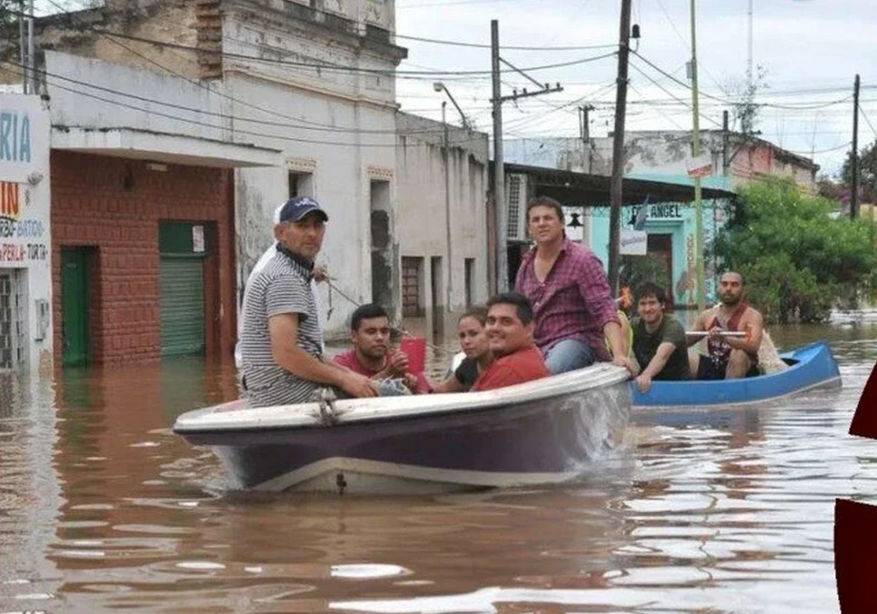 Seis inundaciones en cuatro meses: familias tucumanas denuncian abandono estatal y deben esperar semanas para regresar a sus casas.