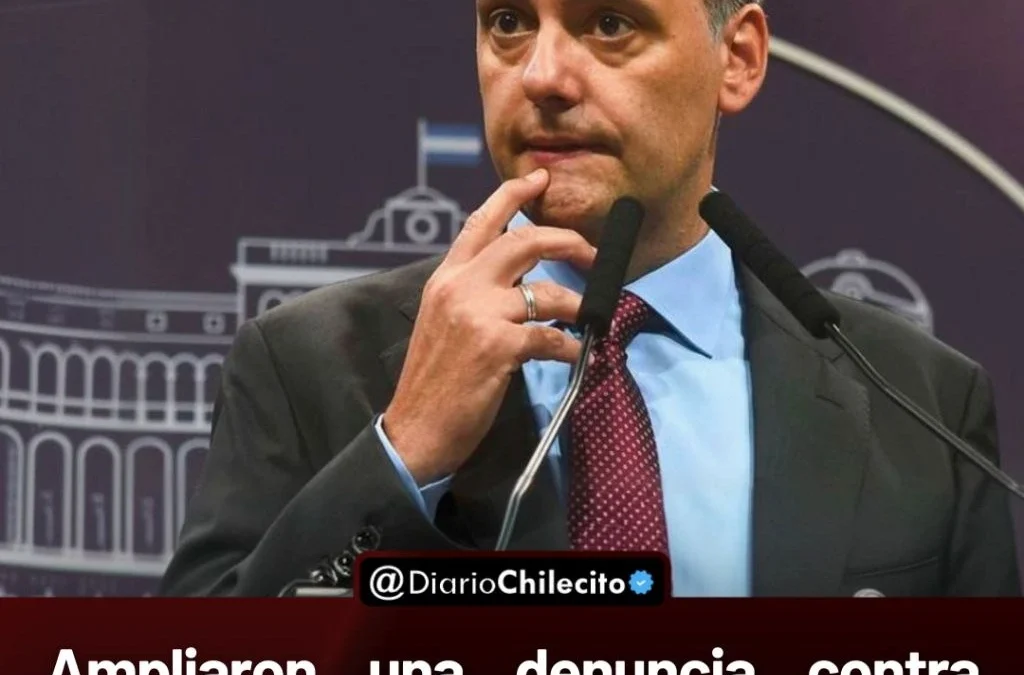 Ampliaron una denuncia contra Manuel Adorni y sumaron un viaje familiar a Bariloche que, según el escrito, no cierra con sus ingresos declarados.