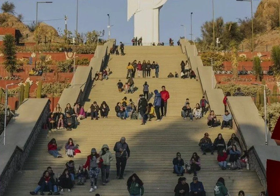 Buscan compensar la crisis económica con una agenda de eventos para fortalecer el turismo en los distritos.