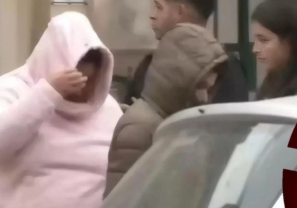 Desaparición de Agostina: tres mujeres del entorno del sospechoso fueron demoradas en un allanamiento en la calle Campillo.