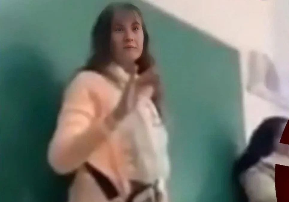Una directora fue grabada mientras increpaba a sus alumnos: «Creen que soy una bruja, pero no conocen lo peor de mí».